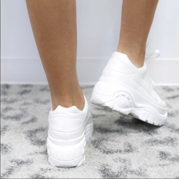 ✨👟✨White Chunky Training Sneakers✨👟✨6 7 8 - Picture 3 of 3